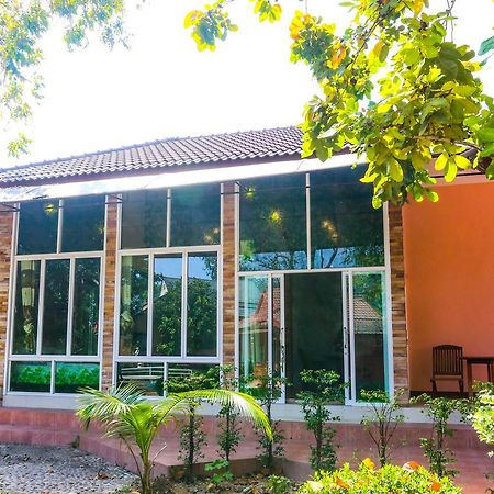 พลาบุรี รีสอร์ต Hotel บ้านฉาง ภายนอก รูปภาพ