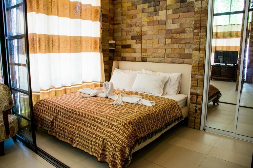พลาบุรี รีสอร์ต Hotel บ้านฉาง ภายนอก รูปภาพ
