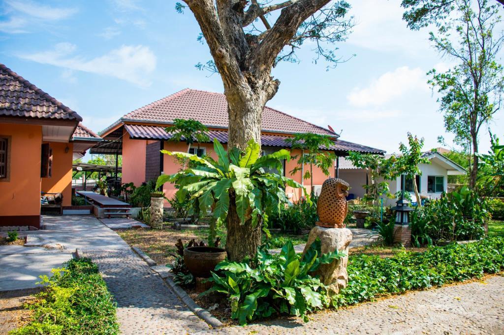 พลาบุรี รีสอร์ต Hotel บ้านฉาง ภายนอก รูปภาพ