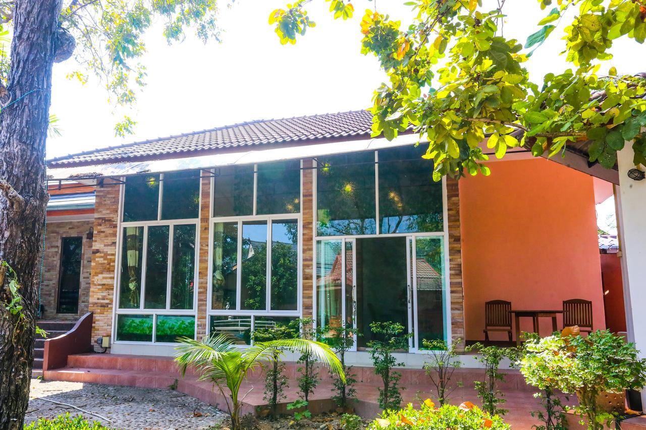 พลาบุรี รีสอร์ต Hotel บ้านฉาง ภายนอก รูปภาพ